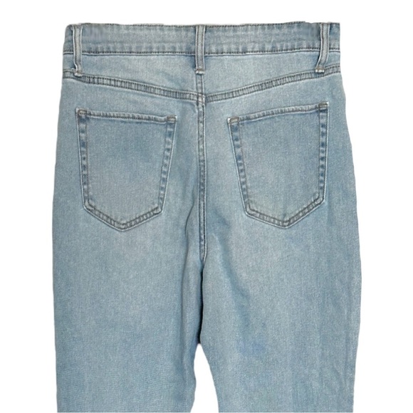 Wild Fable Vintage Style Light Wash Button Fly High Rise Mom Jeans Size 8 - Picture 5 of 8